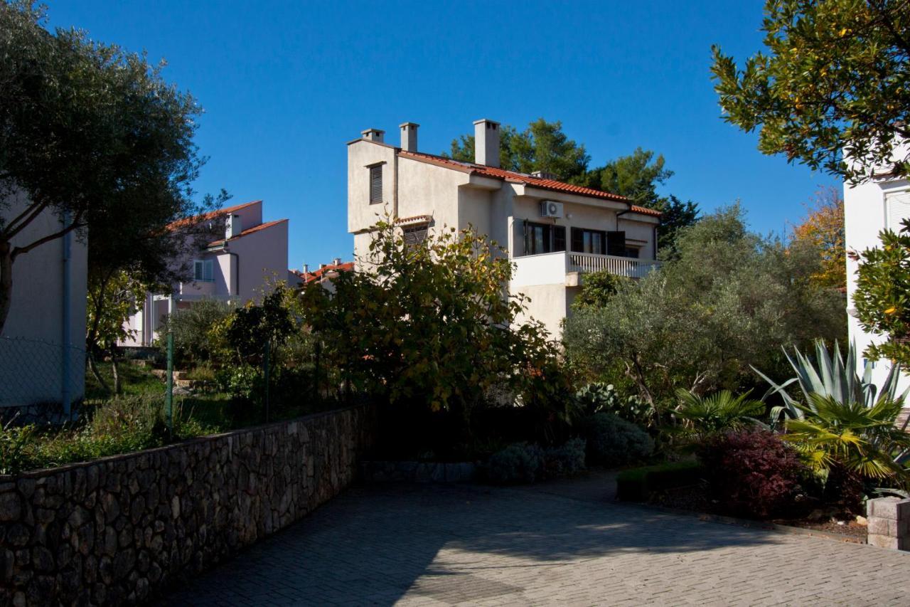 Erika Apartamento Krk Town Exterior foto